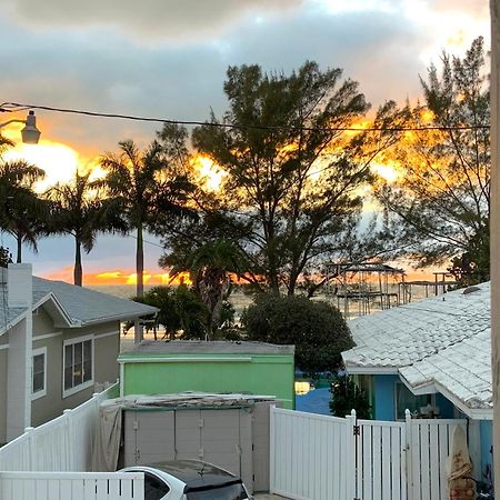 100 Steps To Beautiful Indian Rocks Beach, Oceanside, 2 Bedroom Updated Condo Clearwater Beach Buitenkant foto
